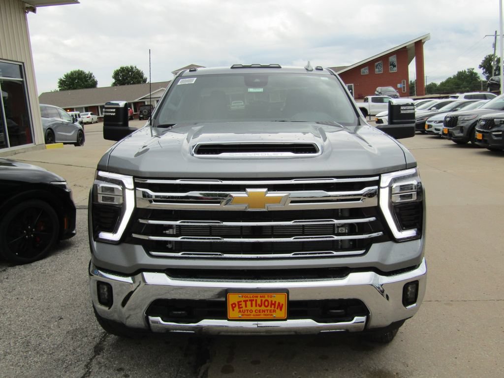 New 2026 Chevrolet Silverado 3500 LTZ w/ LTZ Convenience Package AWD/4WD image 13
