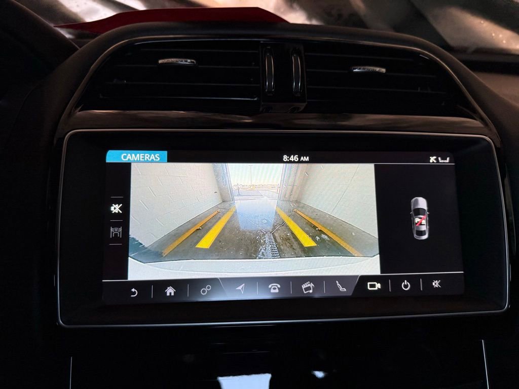 Used 2019 Jaguar XE Premium RWD image 15