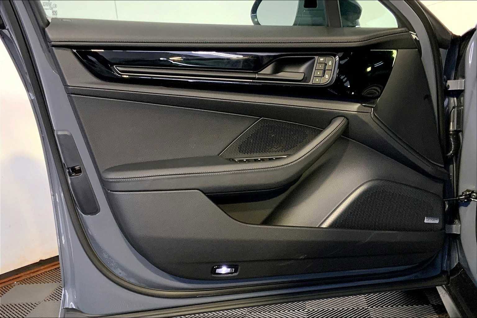 New 2026 Porsche Panamera 4 image 20