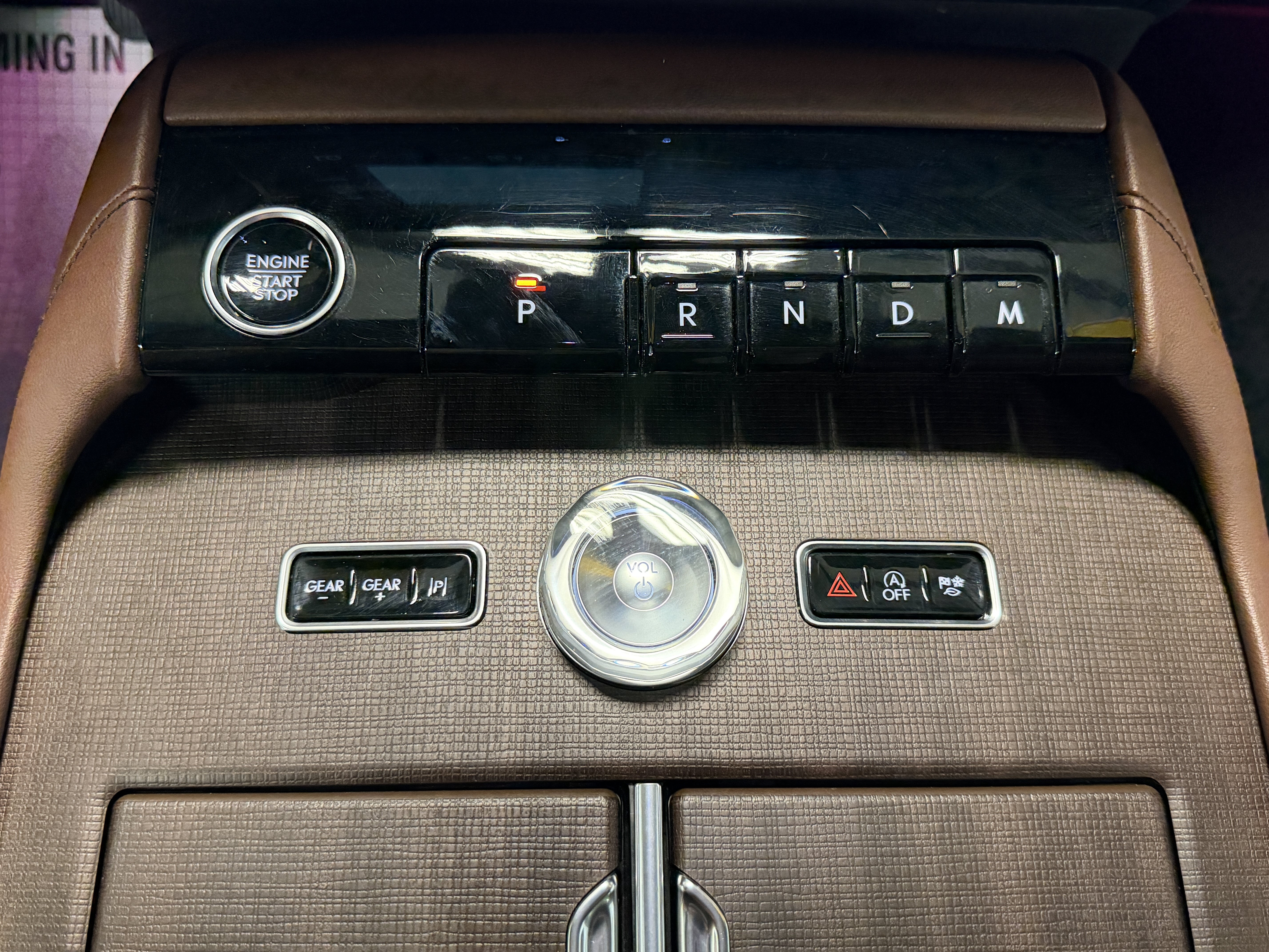 Used 2025 Lincoln Navigator Reserve AWD/4WD image 16