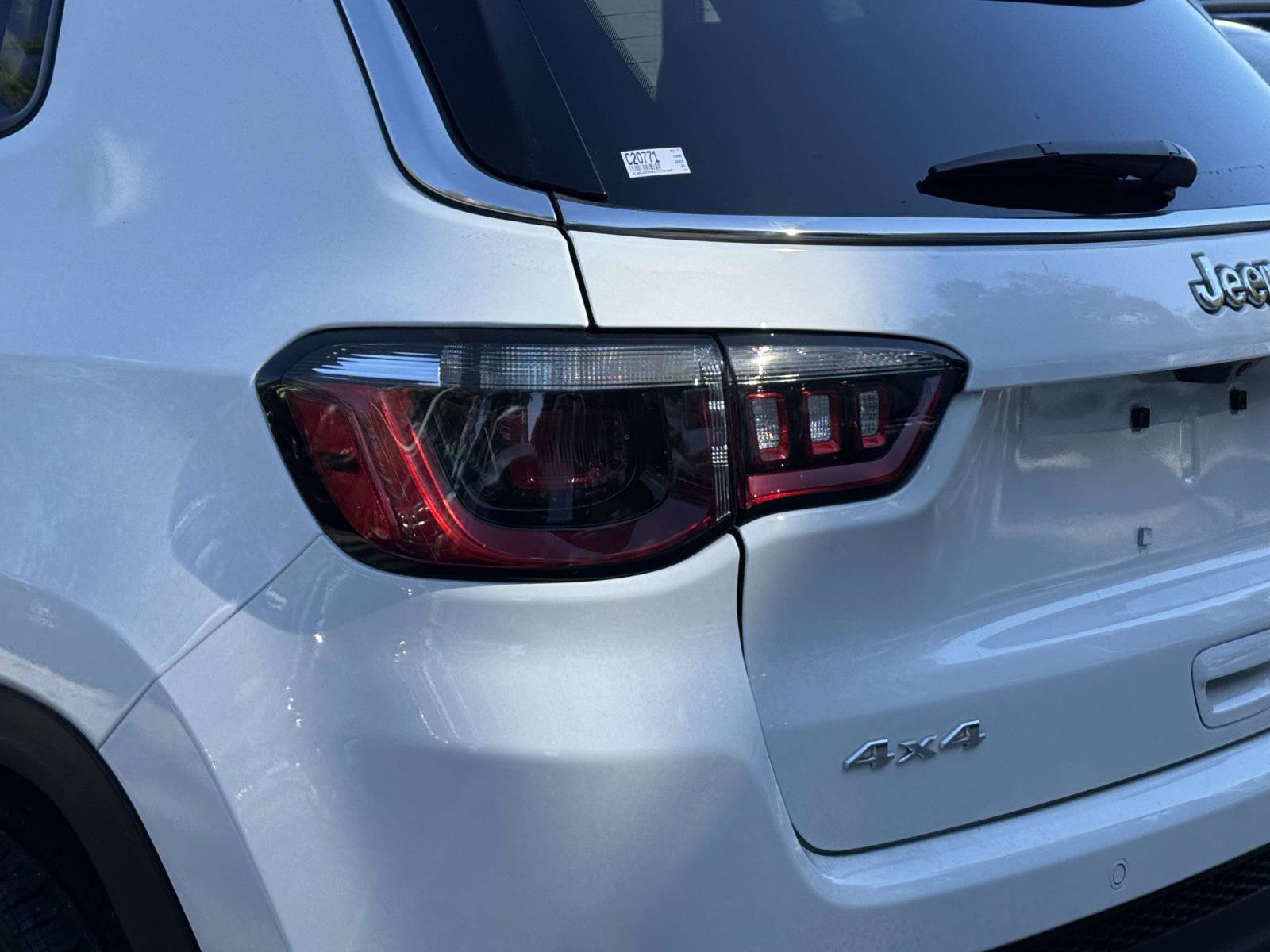 Used 2025 Jeep Compass Limited AWD/4WD image 9