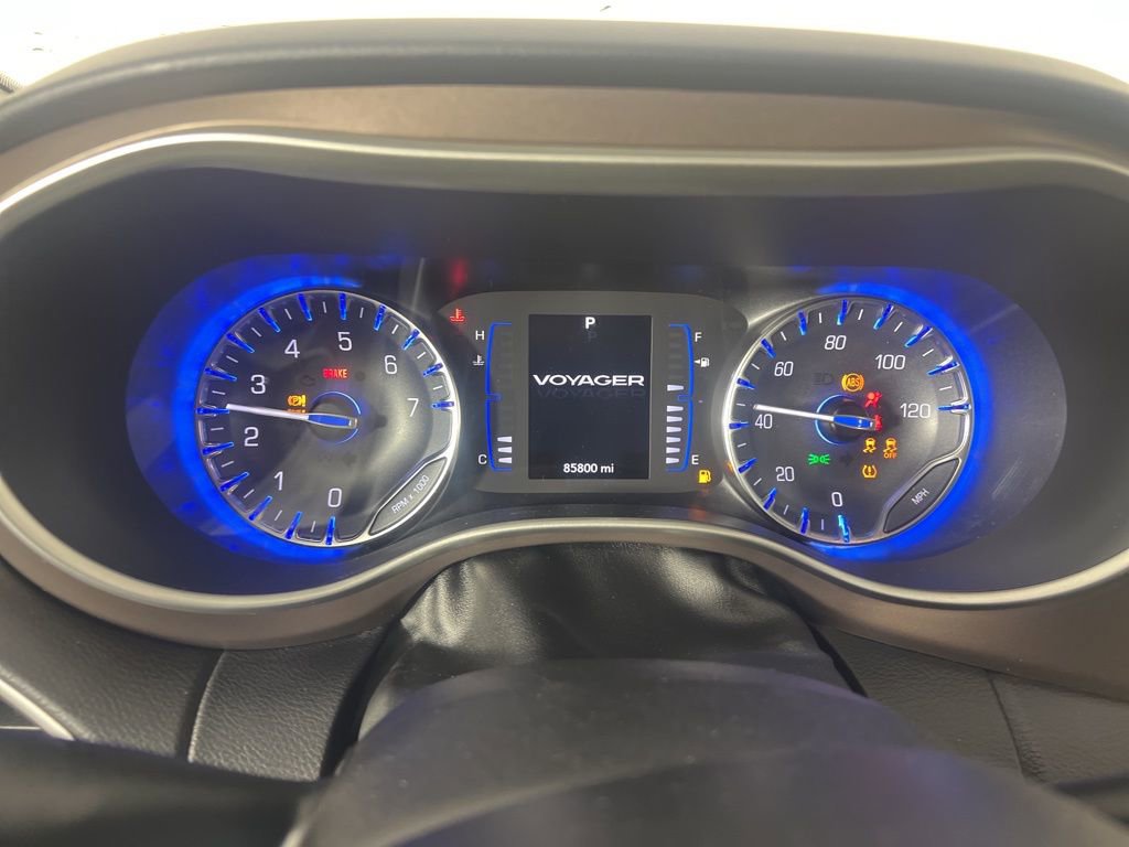 Used 2021 Chrysler Voyager Lxi image 18