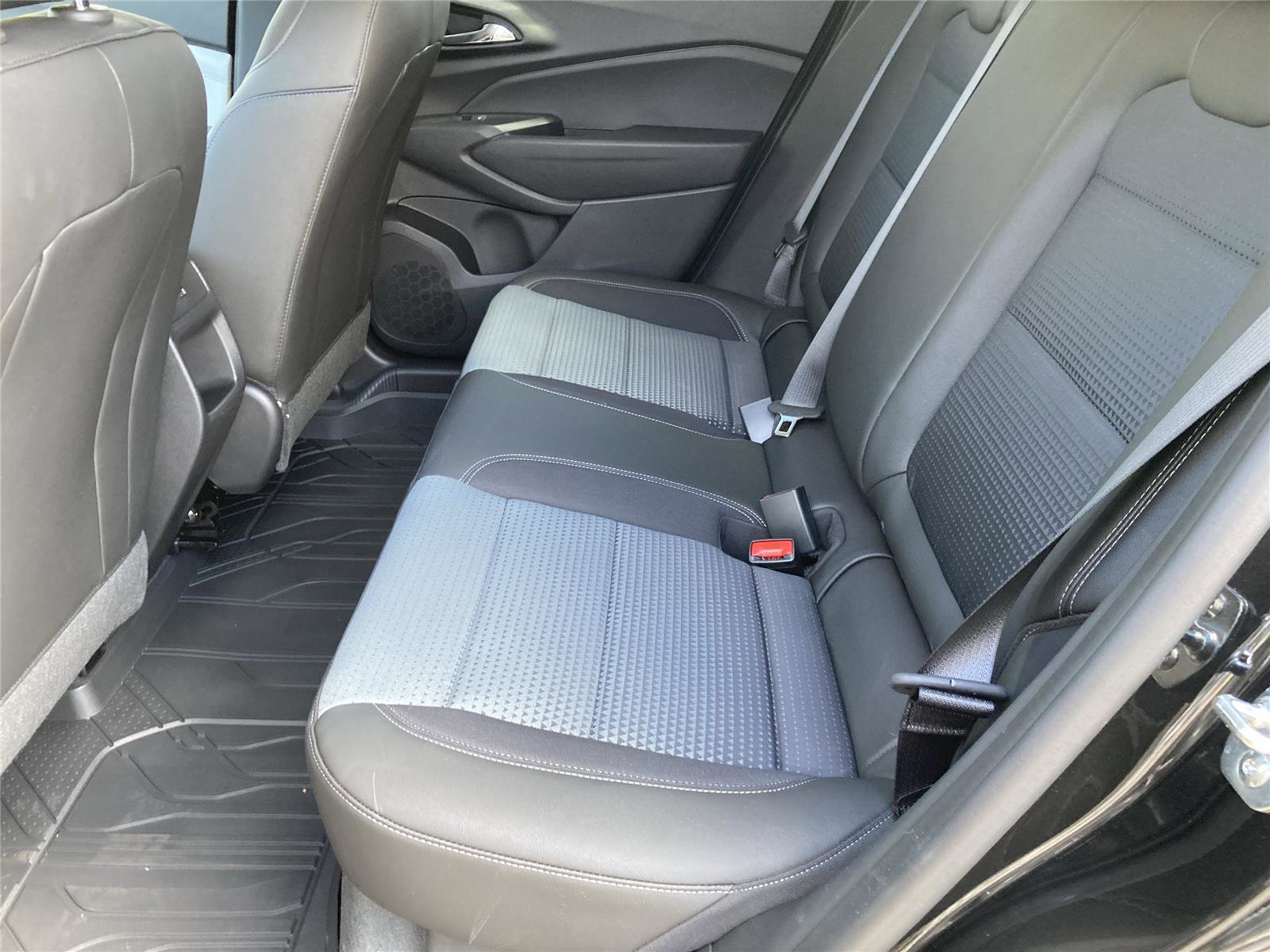 New 2026 Chevrolet Trax LT w/ Driver Confidence Package image 16