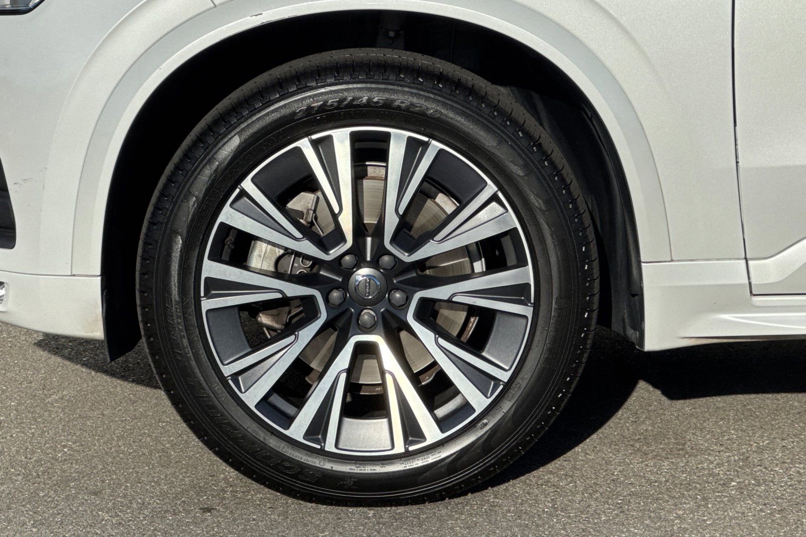 Used 2022 Volvo XC90 T5 Momentum w/ Advanced Package image 32