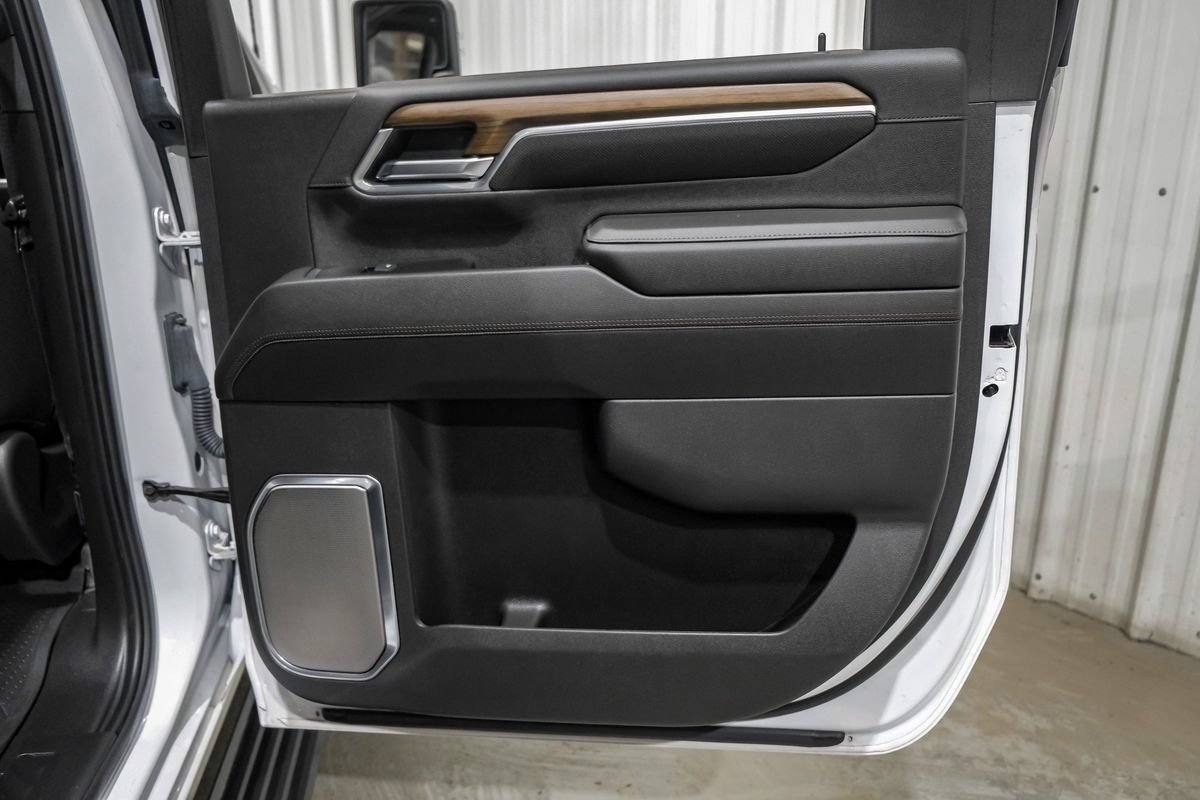 Used 2025 Chevrolet Silverado 3500 High Country w/ High Country Premium Package AWD/4WD image 46