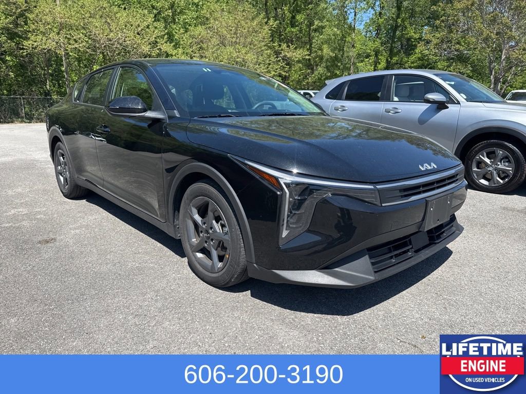 Used 2025 Kia K4 LXS FWD image 4