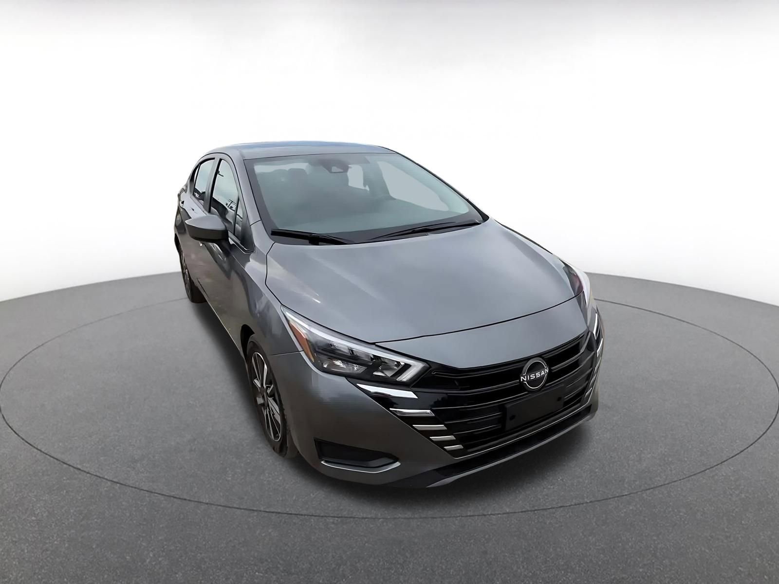 Used 2025 Nissan Versa SV FWD image 3