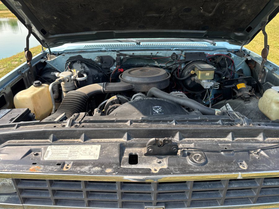 Used 1989 Chevrolet Suburban 4WD image 34