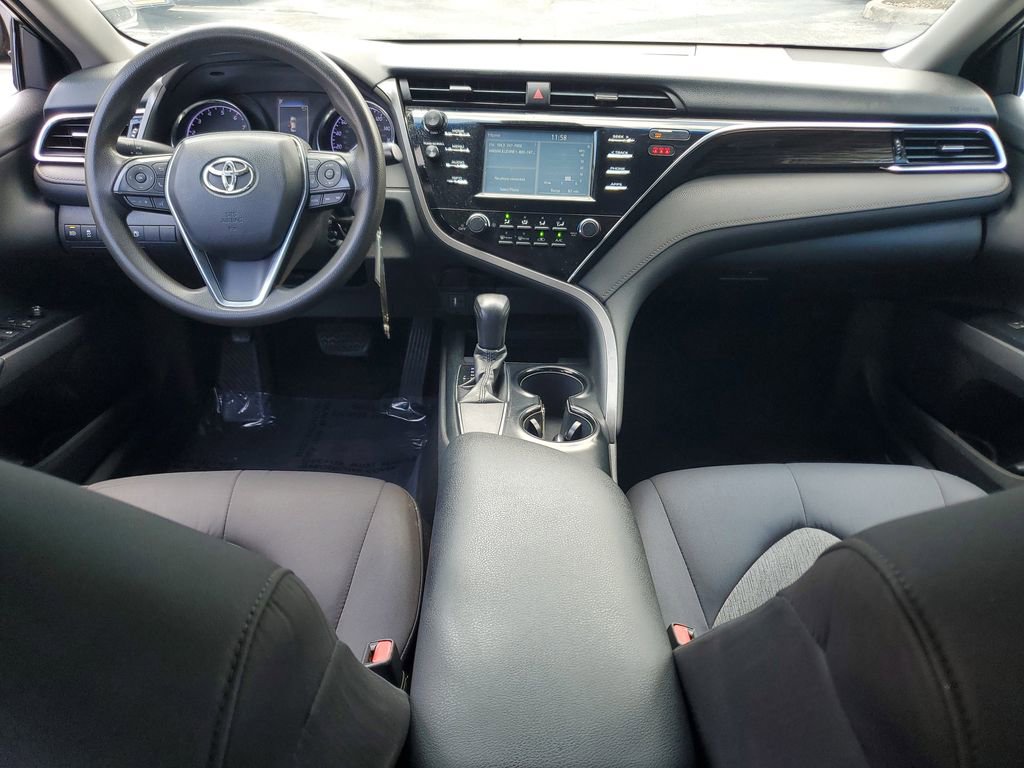Used 2018 Toyota Camry LE FWD image 15