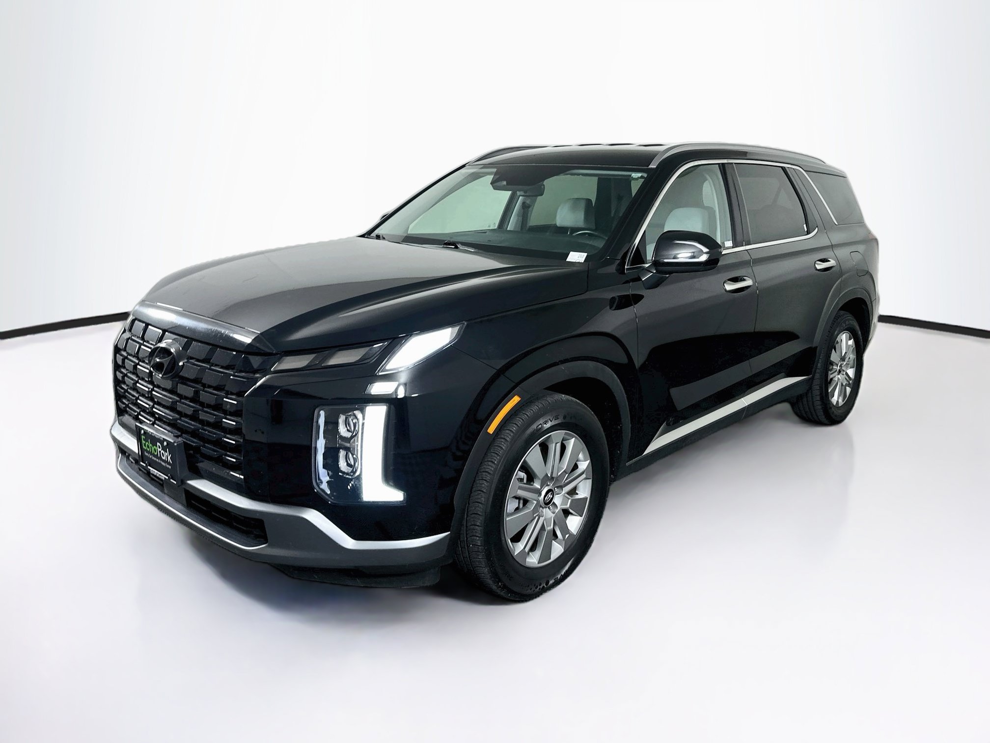 Used 2025 Hyundai Palisade SEL FWD image 3