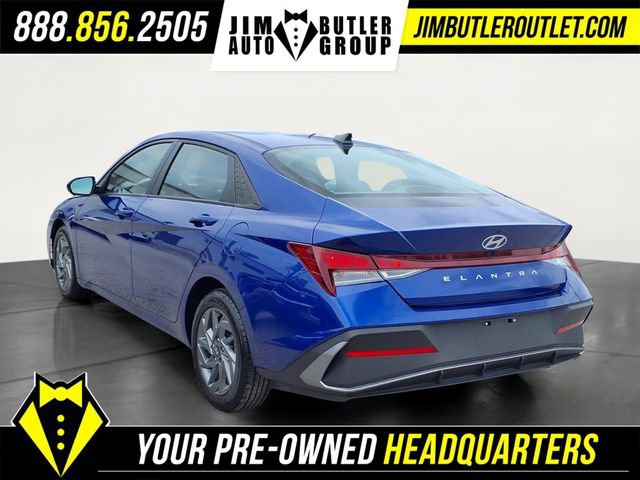 Used 2024 Hyundai Elantra SEL FWD image 2