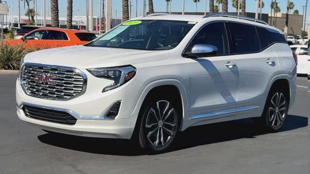 Used 2020 GMC Terrain Denali w/ Denali Premium Package FWD image 6