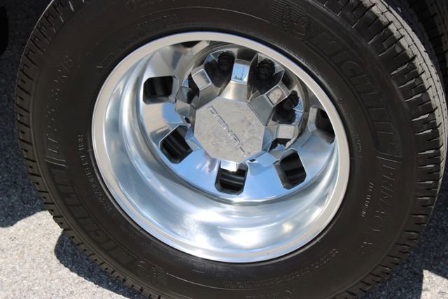 Used 2024 GMC Sierra 3500 Denali w/ Denali Reserve Package image 19