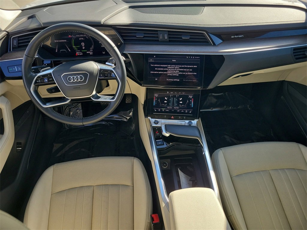 Used 2021 Audi e-tron Premium Plus w/ Premium Plus Package image 12