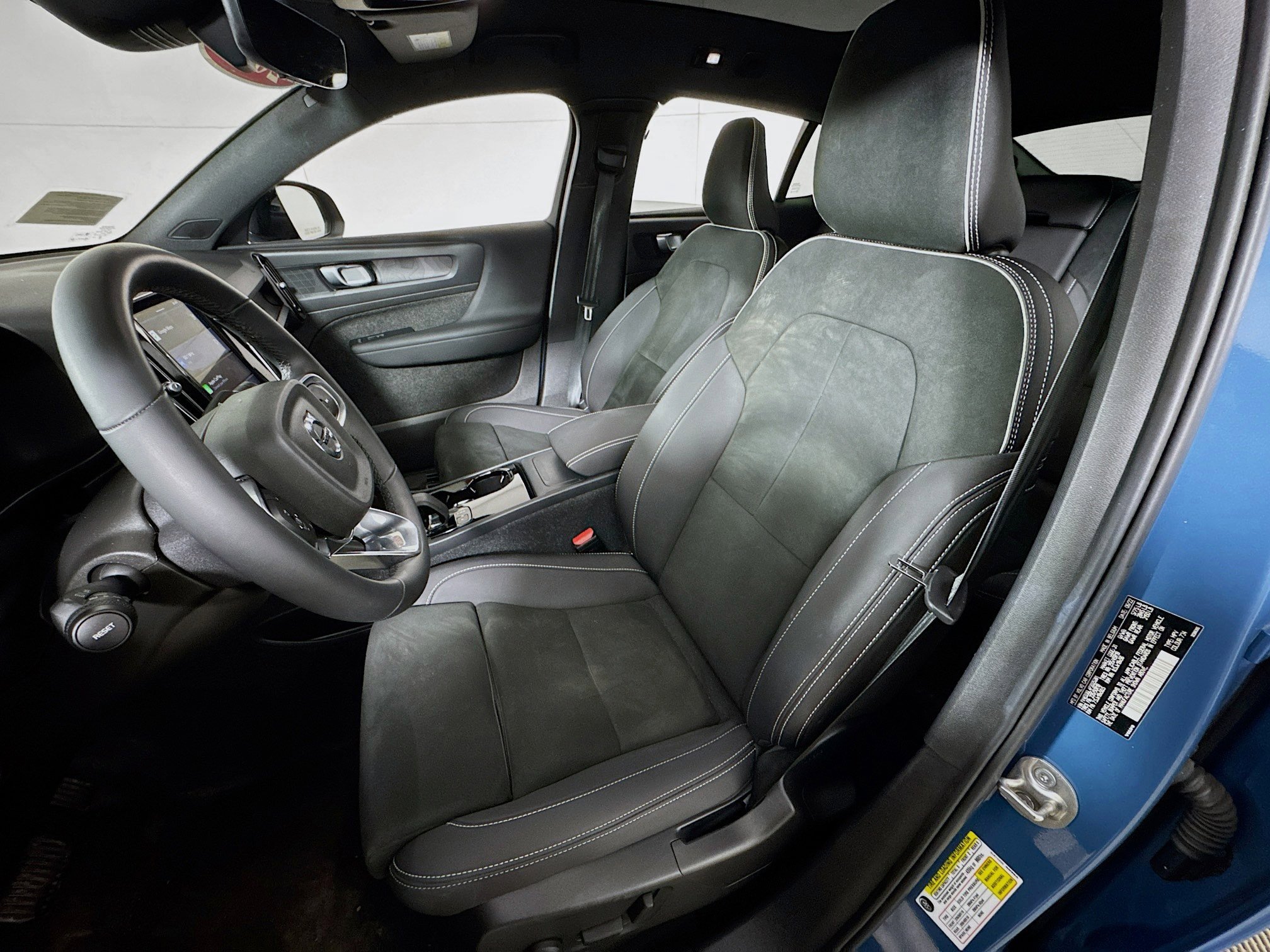 Used 2023 Volvo C40 P8 Recharge Plus AWD/4WD image 14