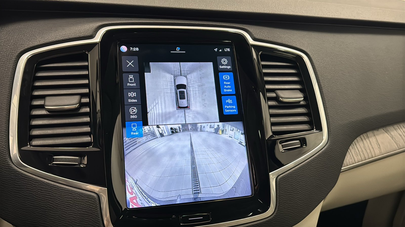 Used 2024 Volvo XC90 T8 Plus AWD/4WD image 18
