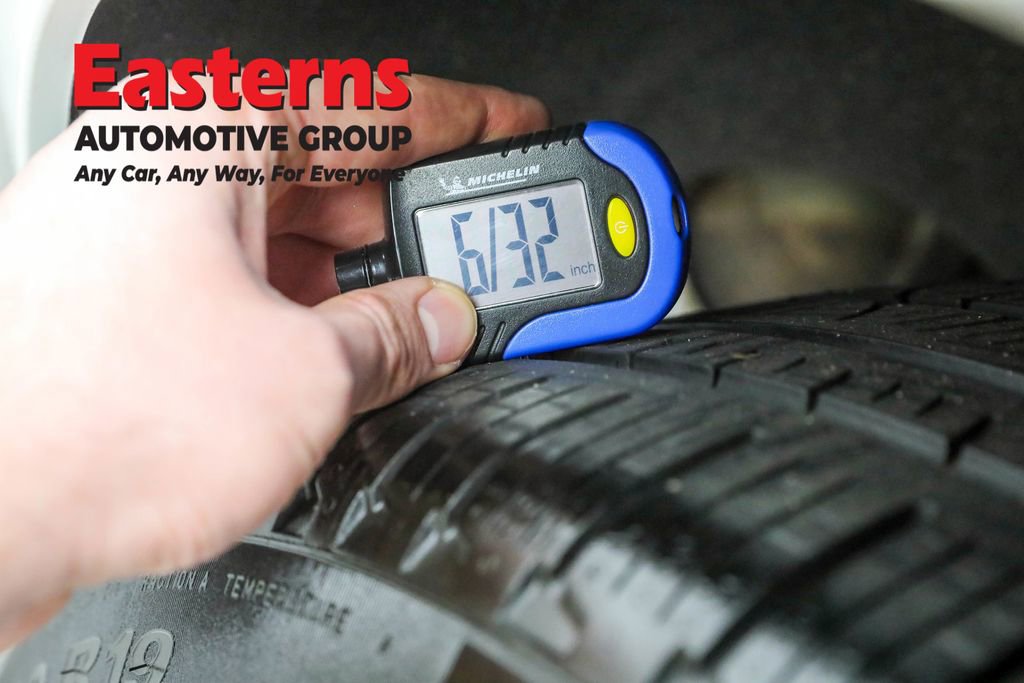 Used 2023 Porsche Macan T w/ Premium Package Plus image 29