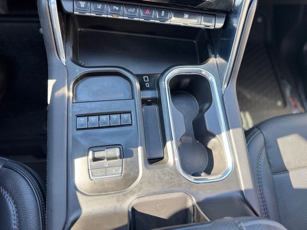 Used 2025 GMC Sierra 3500 Denali image 21