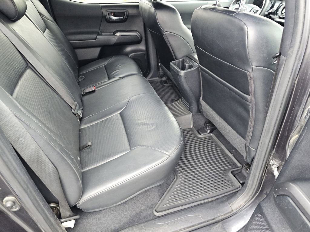 Used 2018 Toyota Tacoma TRD Off-Road AWD/4WD image 5