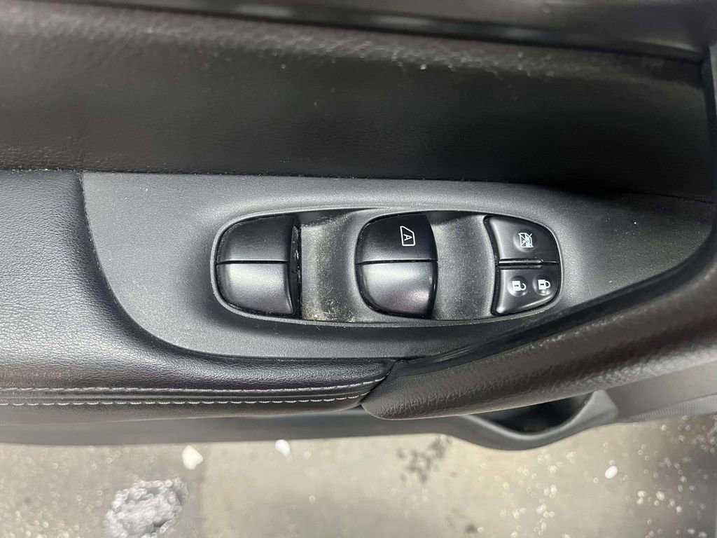 Used 2018 Nissan Rogue Sport S FWD image 12