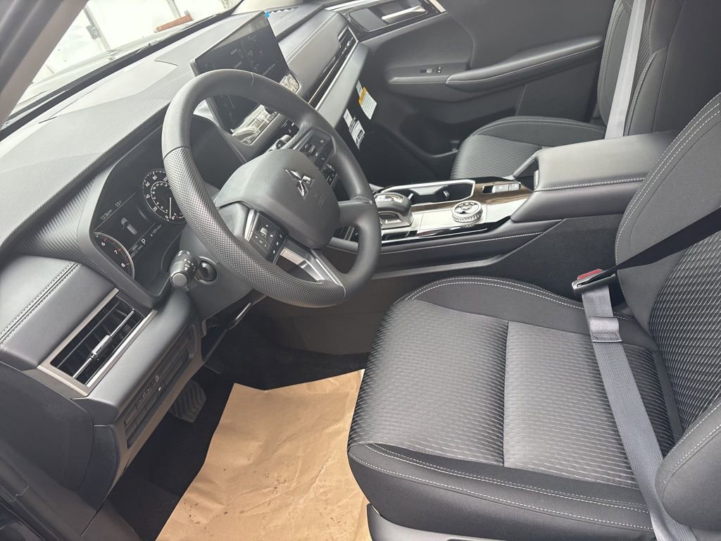 New 2026 Mitsubishi Outlander ES AWD/4WD image 12