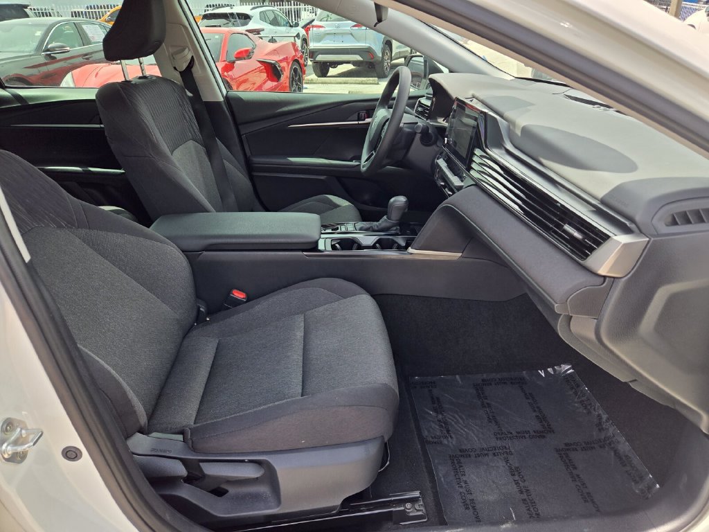 Used 2025 Toyota Camry LE FWD image 17