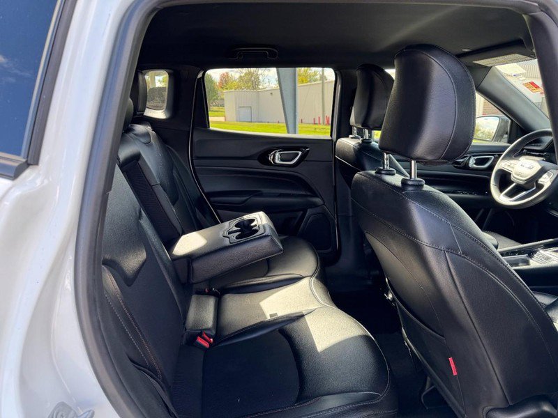 Used 2023 Jeep Compass Trailhawk image 9