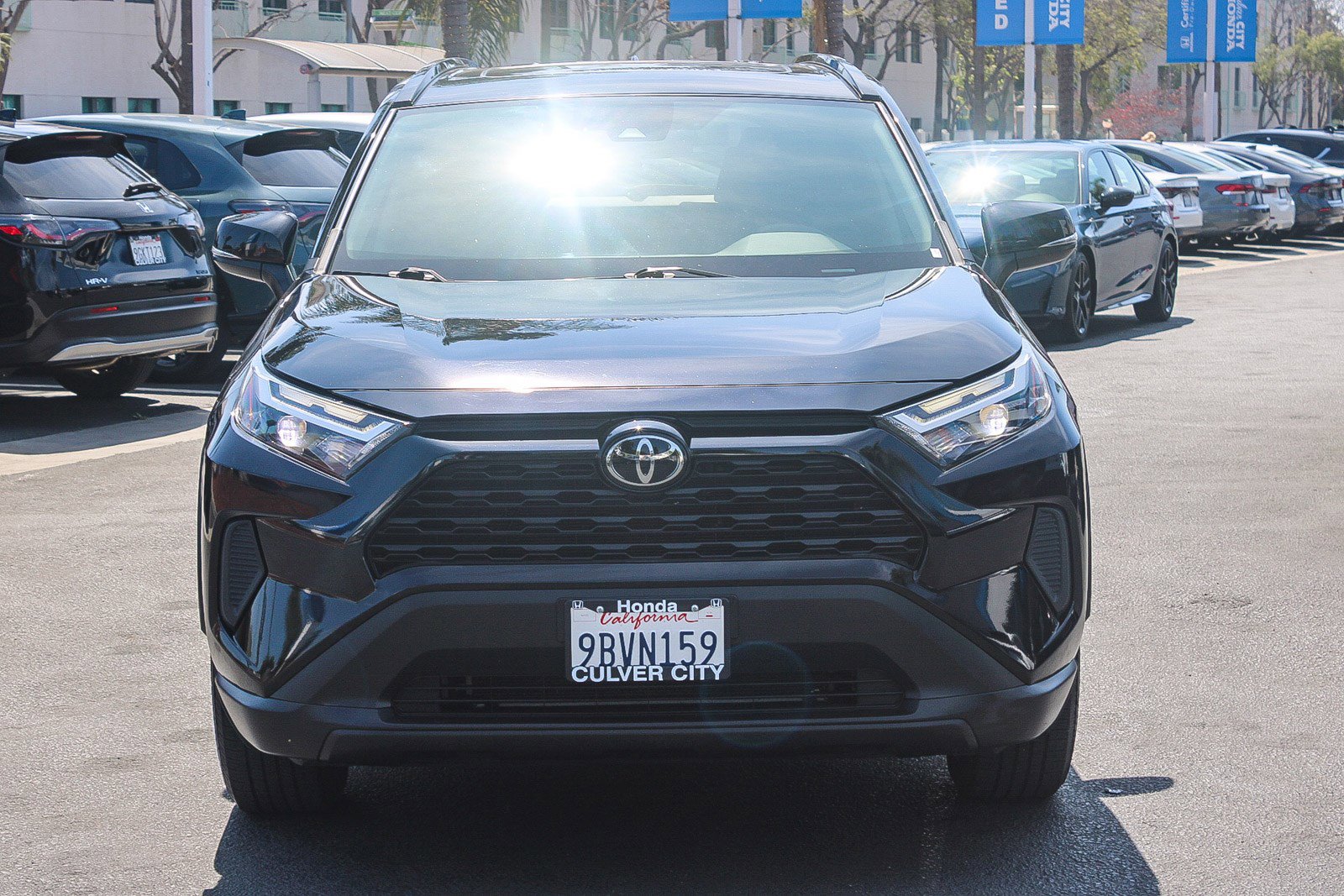 Used 2022 Toyota RAV4 XLE w/ Convenience Package image 2