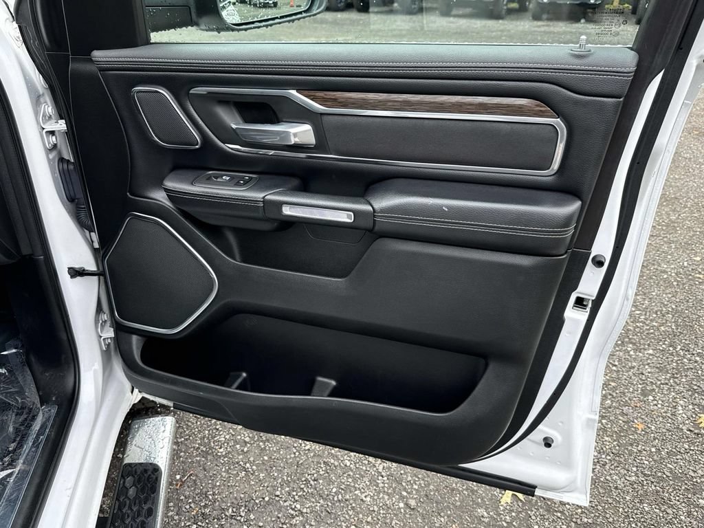 Used 2019 RAM 1500 Laramie AWD/4WD image 8