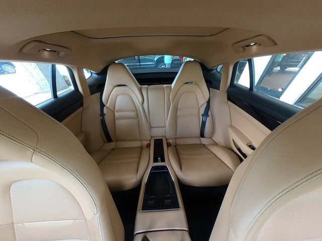 Used 2019 Porsche Panamera RWD image 35