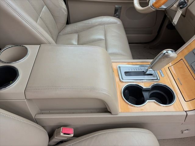 Used 2010 Lincoln Navigator 4WD image 31