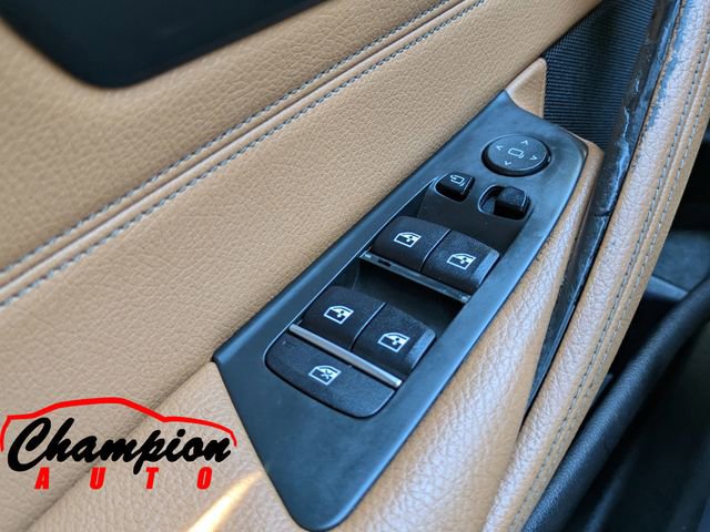 Used 2020 BMW 540i w/ Convenience Package image 29