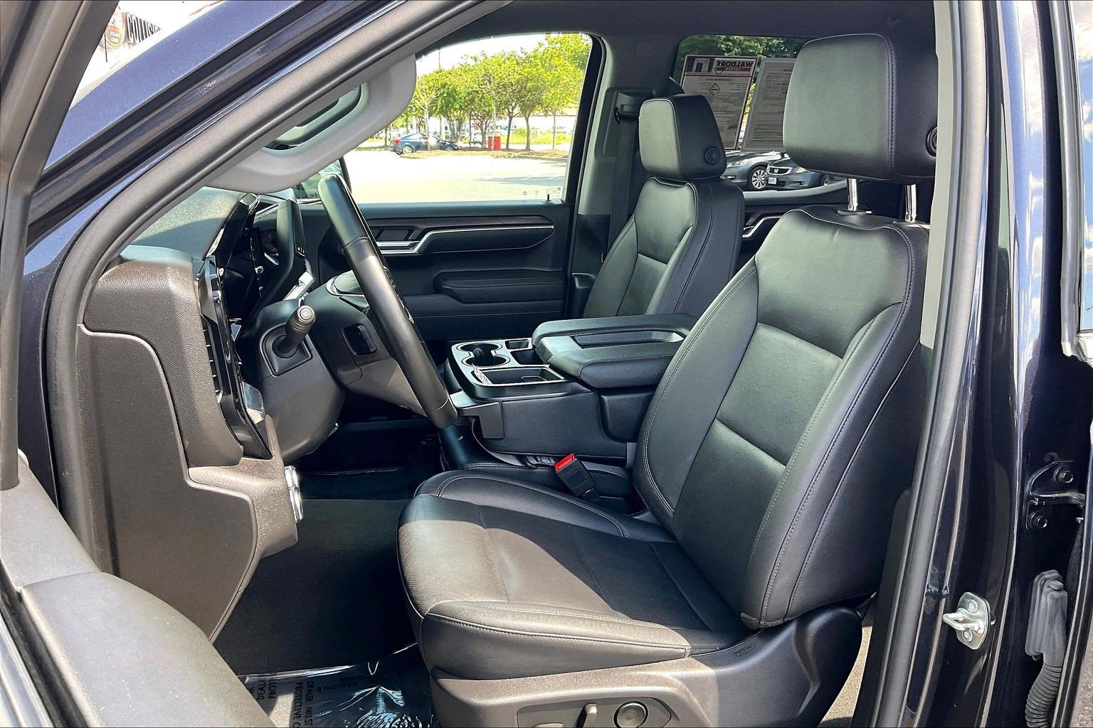 Used 2025 GMC Sierra 1500 SLT AWD/4WD image 29