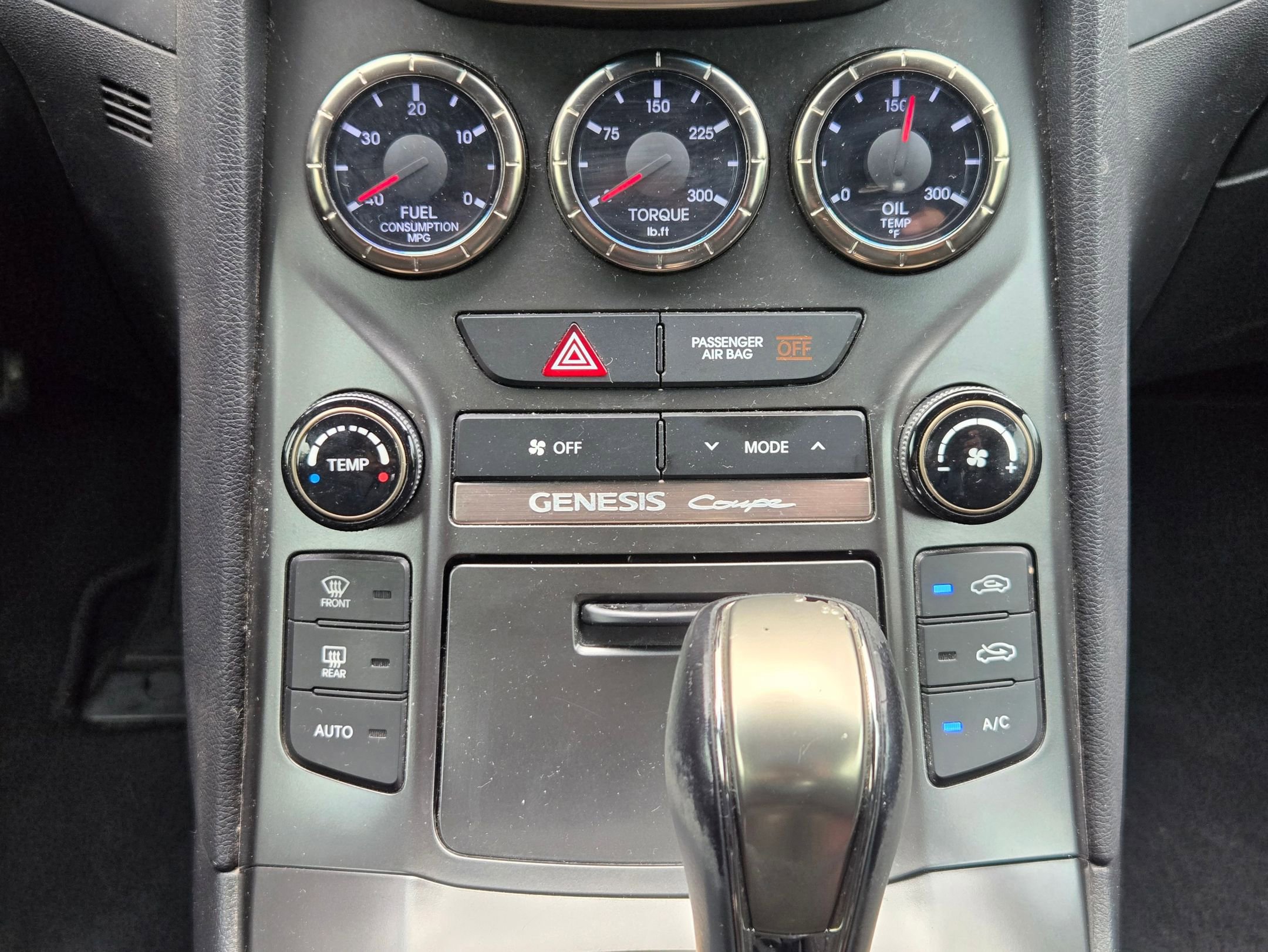 Used 2015 Hyundai Genesis 3.8 RWD image 17
