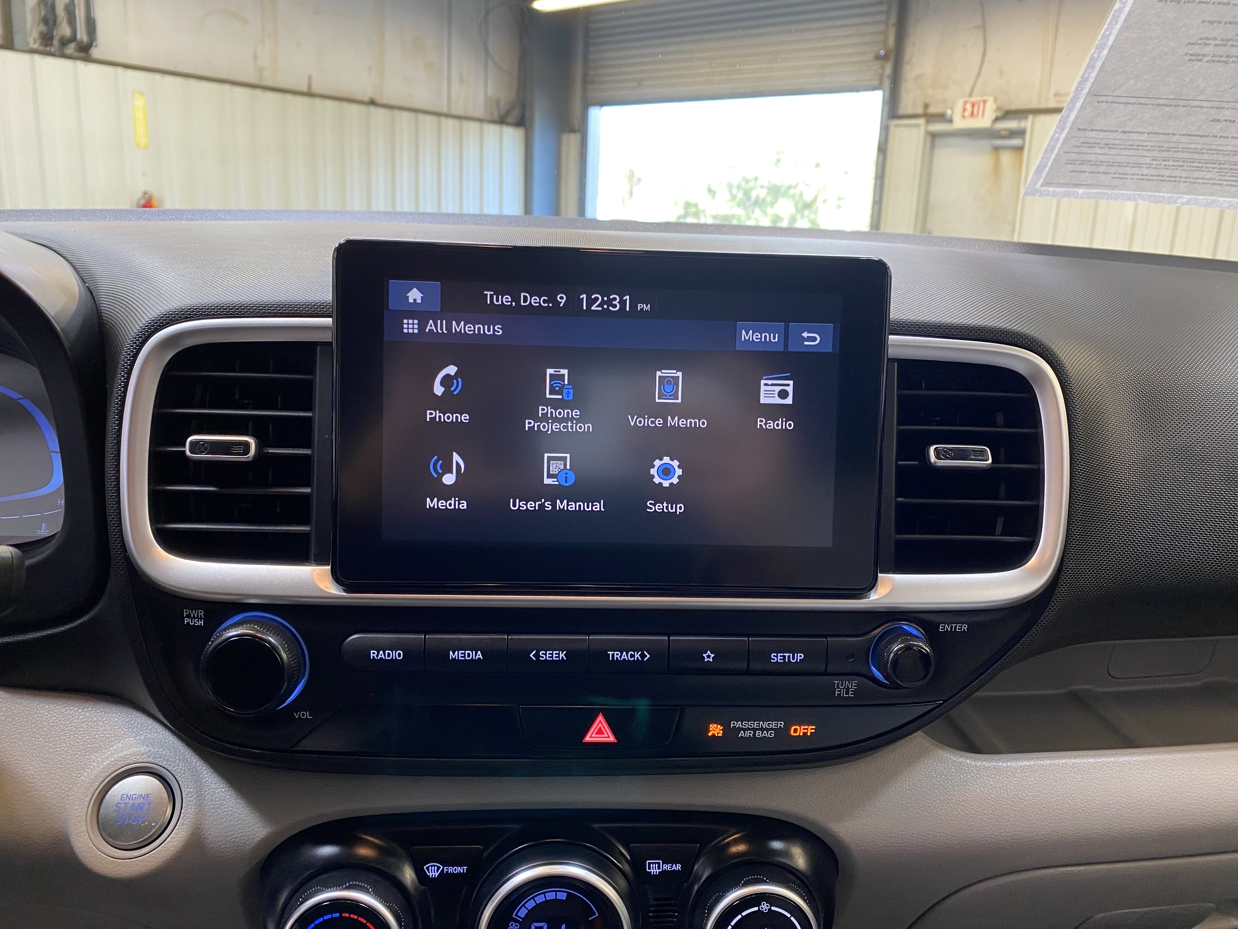 Used 2024 Hyundai Venue SEL image 37