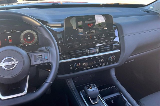 Certified 2025 Nissan Pathfinder Platinum w/ Cargo Package image 9