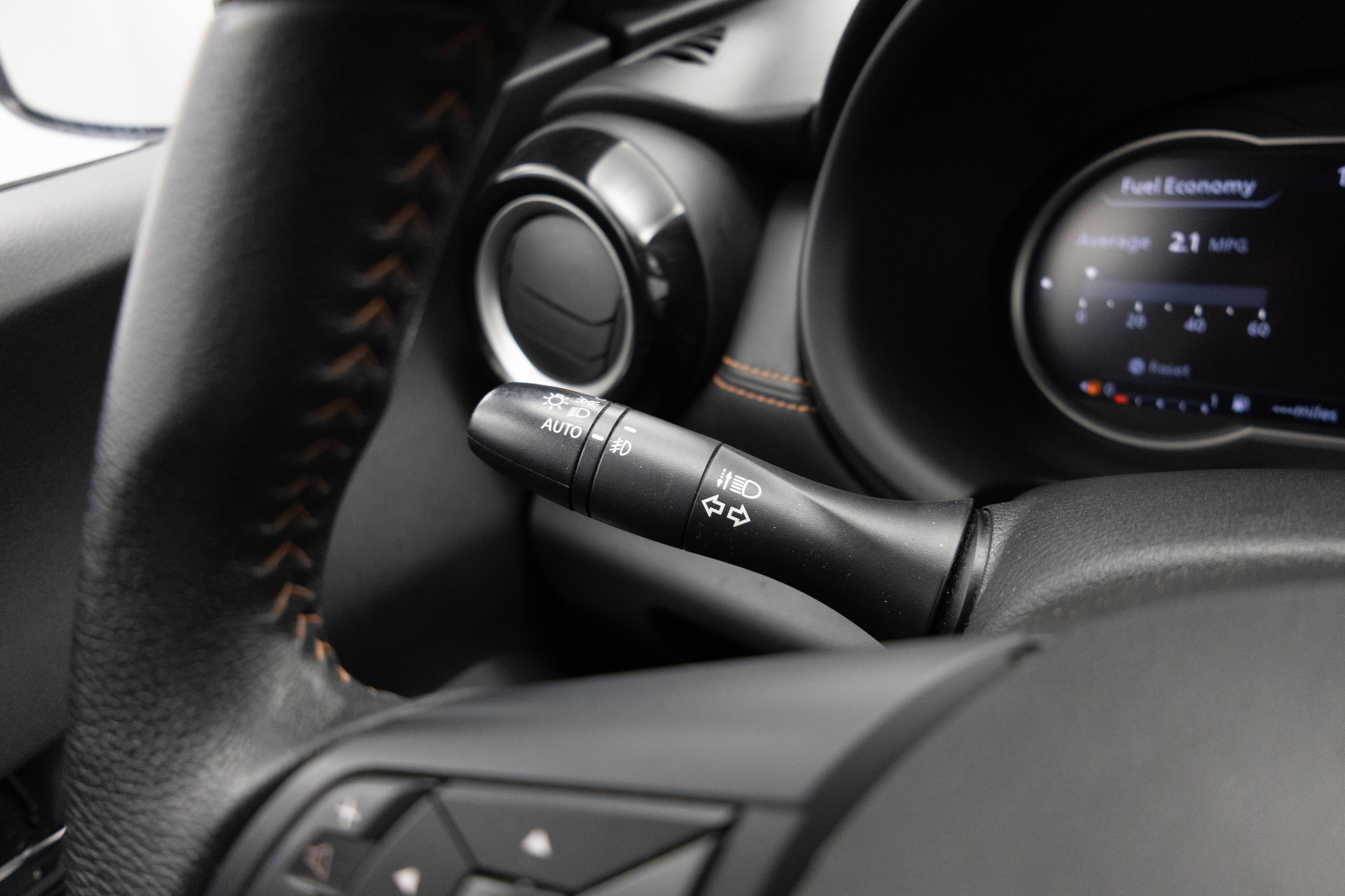 Used 2020 Nissan Kicks SR w/ SR Premium Package image 38