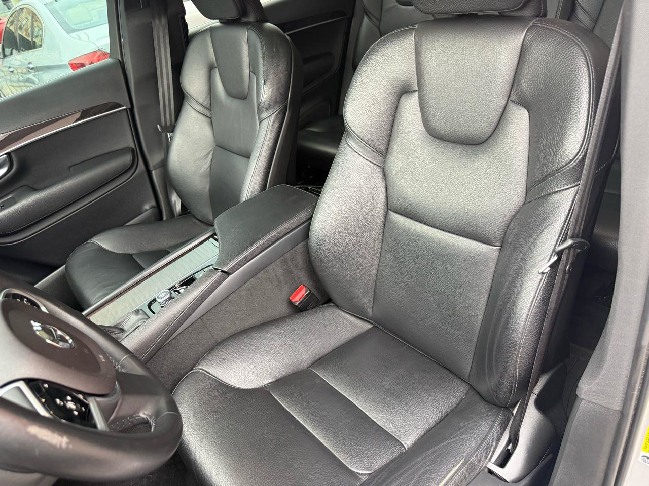 Used 2019 Volvo XC90 T5 Momentum FWD image 6