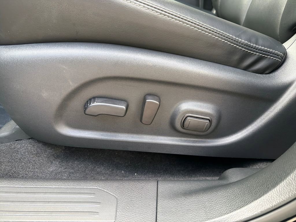 Used 2024 Nissan Murano SV w/ SV Midnight Edition Package image 17