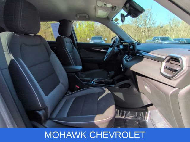 Used 2025 Chevrolet TrailBlazer LT w/ Driver Confidence Package AWD/4WD image 27