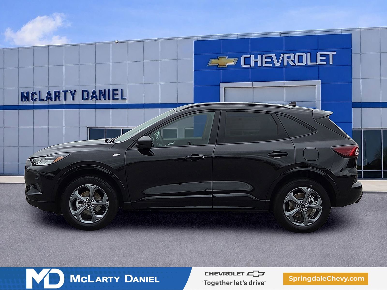 Used 2024 Ford Escape ST-Line w/ Tech Pack #1 AWD/4WD image 3