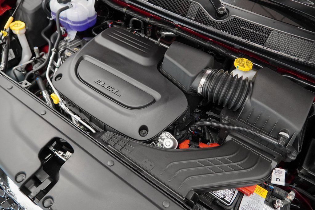 Certified 2025 Chrysler Pacifica Select image 47