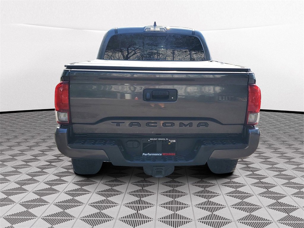 Used 2022 Toyota Tacoma SR5 w/ Technology Package image 5