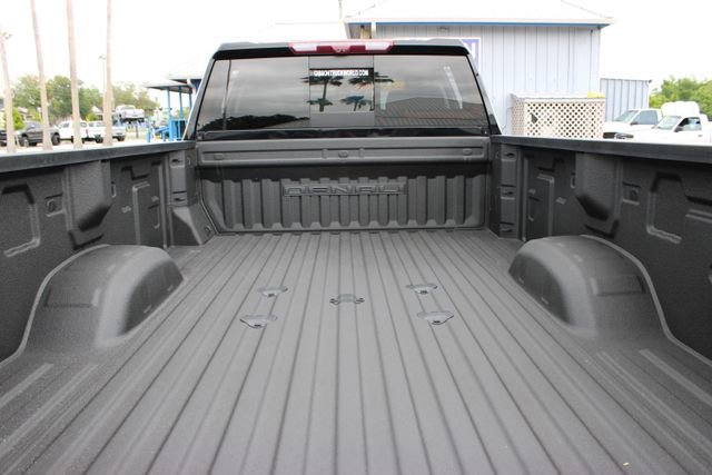 Used 2022 GMC Sierra 3500 Denali w/ Denali Ultimate Package AWD/4WD image 10
