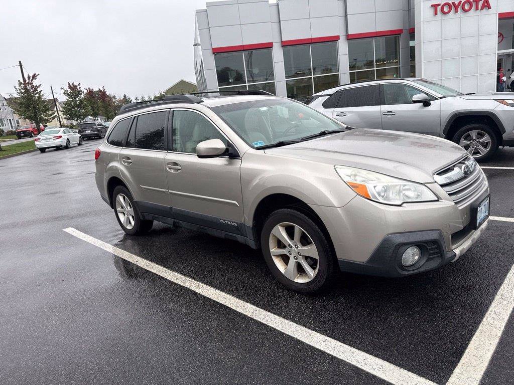Used 2014 Subaru Outback 2.5i Limited AWD/4WD image 1