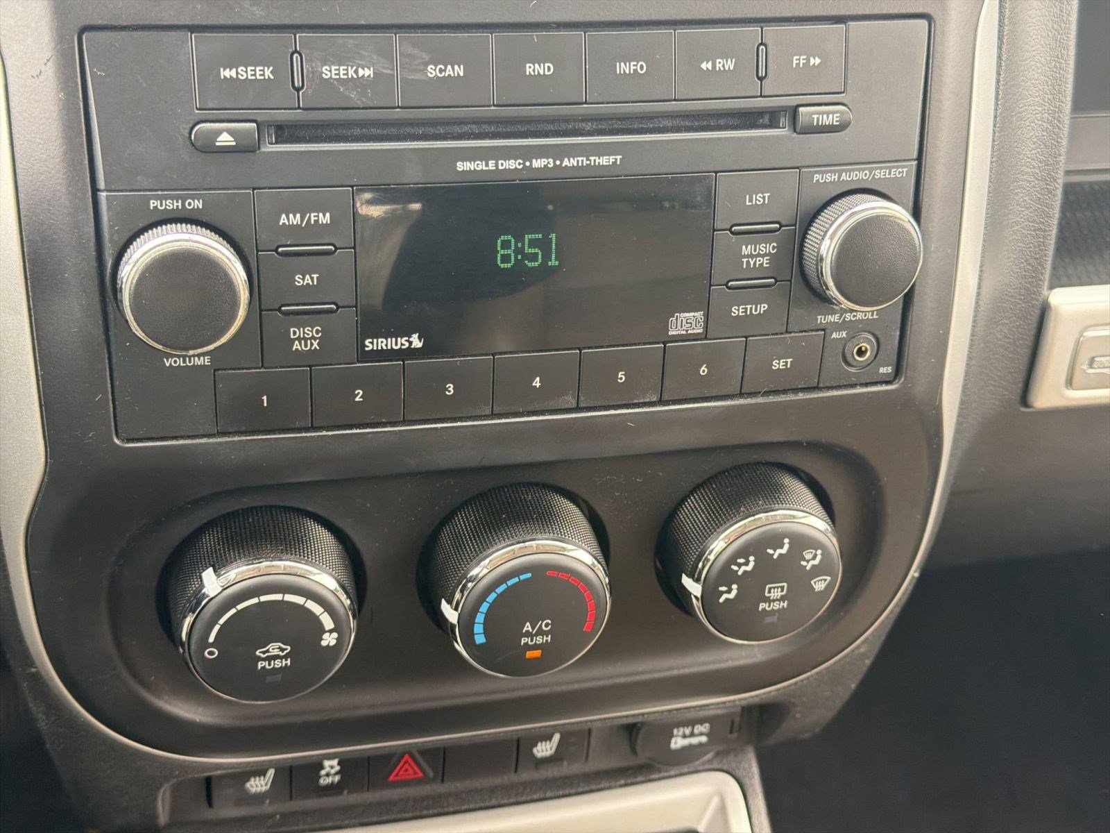 Used 2014 Jeep Compass Latitude w/ Sun/Sound Group image 18