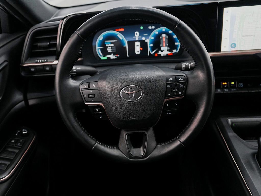 Used 2023 Toyota Crown XLE image 26