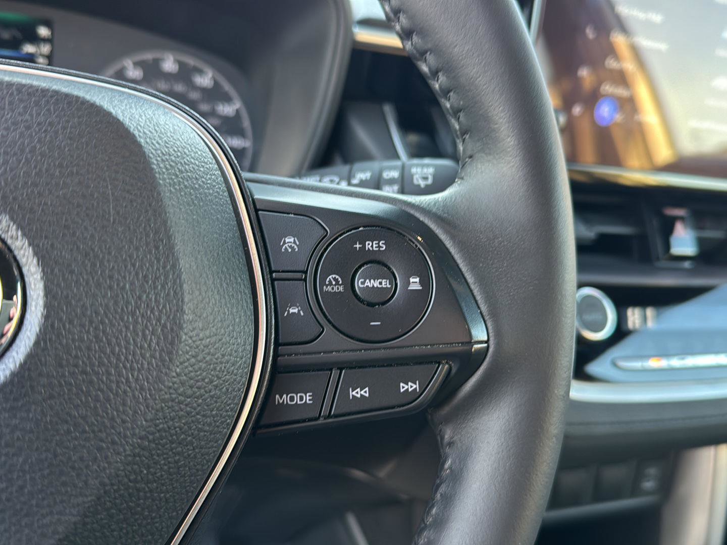 Certified 2023 Toyota Corolla Cross XSE image 19