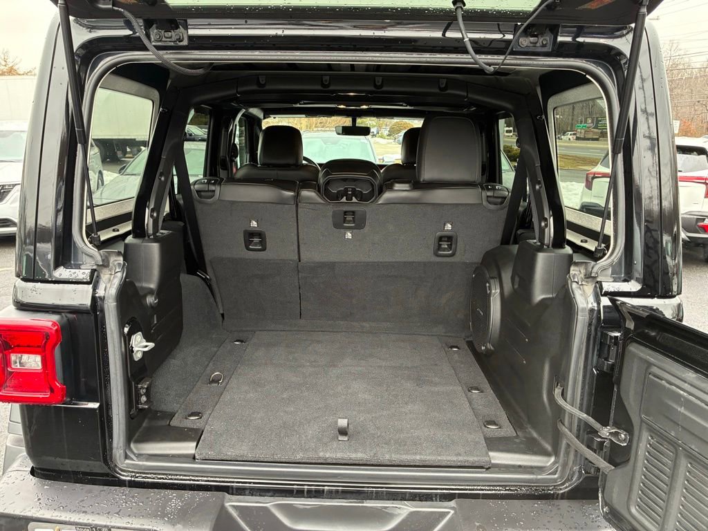 Used 2022 Jeep Wrangler Unlimited Rubicon w/ LED Lighting Group image 15