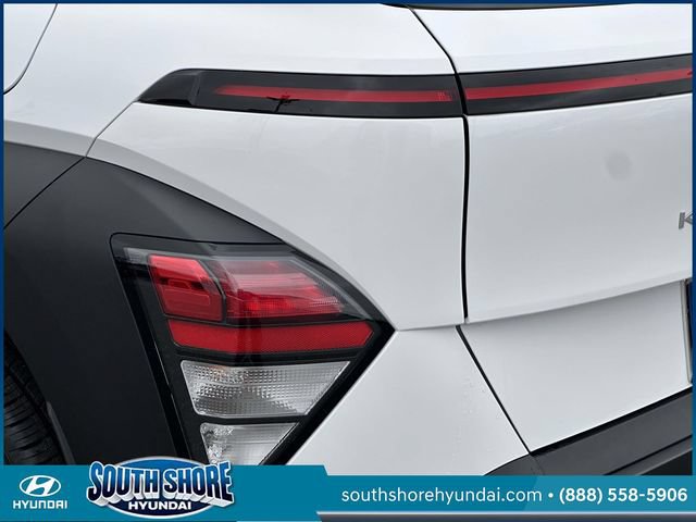 Certified 2025 Hyundai Kona SEL AWD/4WD image 12